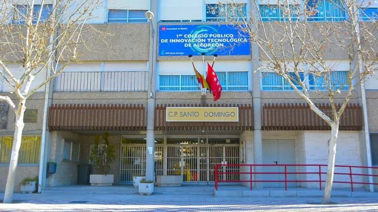 Roberto Marín Vergara, Portavoz del Partido Popular en Alcorcón, denuncia la nueva oferta de campamentos escolares en Navidad donde se evidencia una rebaja en plazas y un aumento en precio