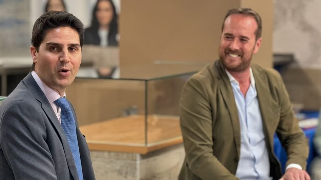 “Gobierno de Isabel Díaz Ayuso: 2 Millones de Euros vs Ayuntamiento de Alcorcón: 0”. La educación de nuevo a debate en la sede del Partido Popular de Alcorcón