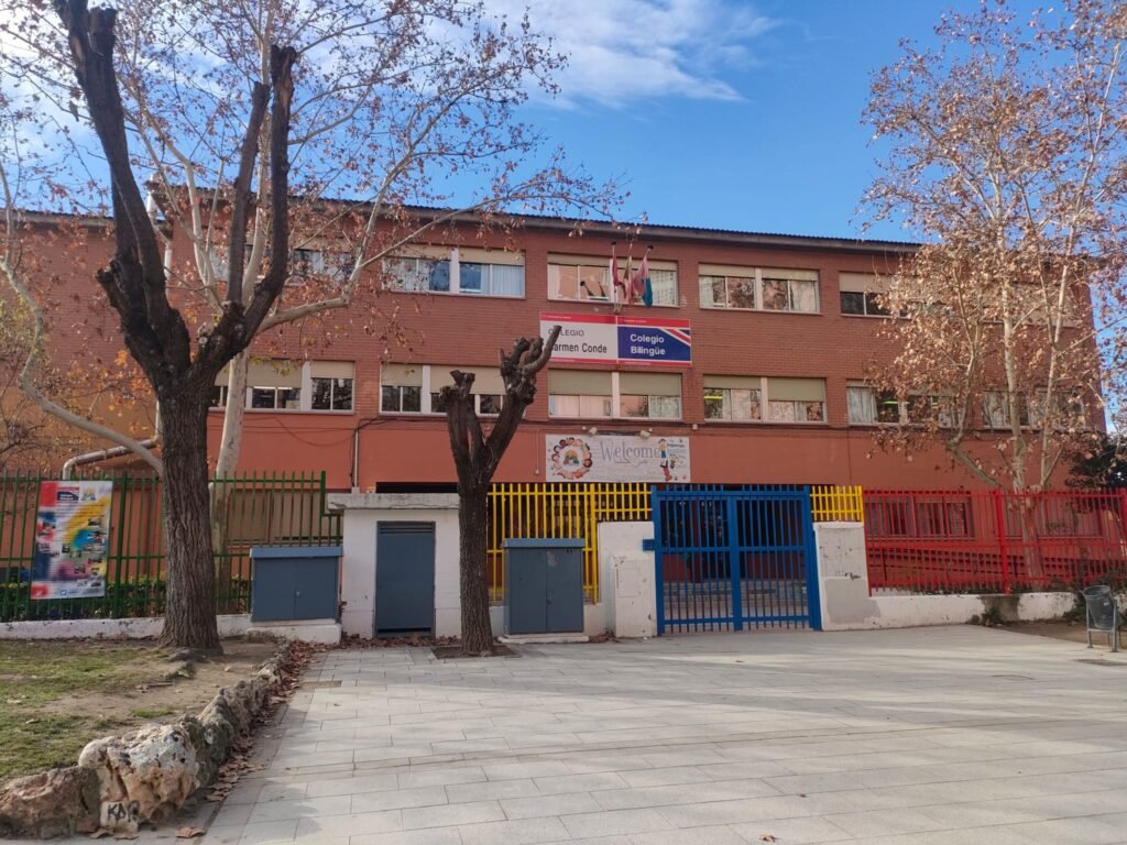 El Ayuntamiento de Alcorcón recorta drásticamente la oferta de campamentos escolares de verano y aumenta los costes para las familias 