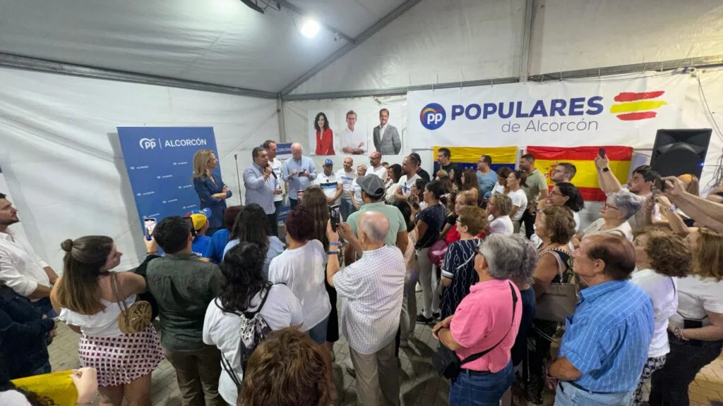 Cayetana Álvarez de Toledo en la Caseta del PP de Alcorcón: “Vamos a llegar hasta el final, llegar a la libertad definitiva …