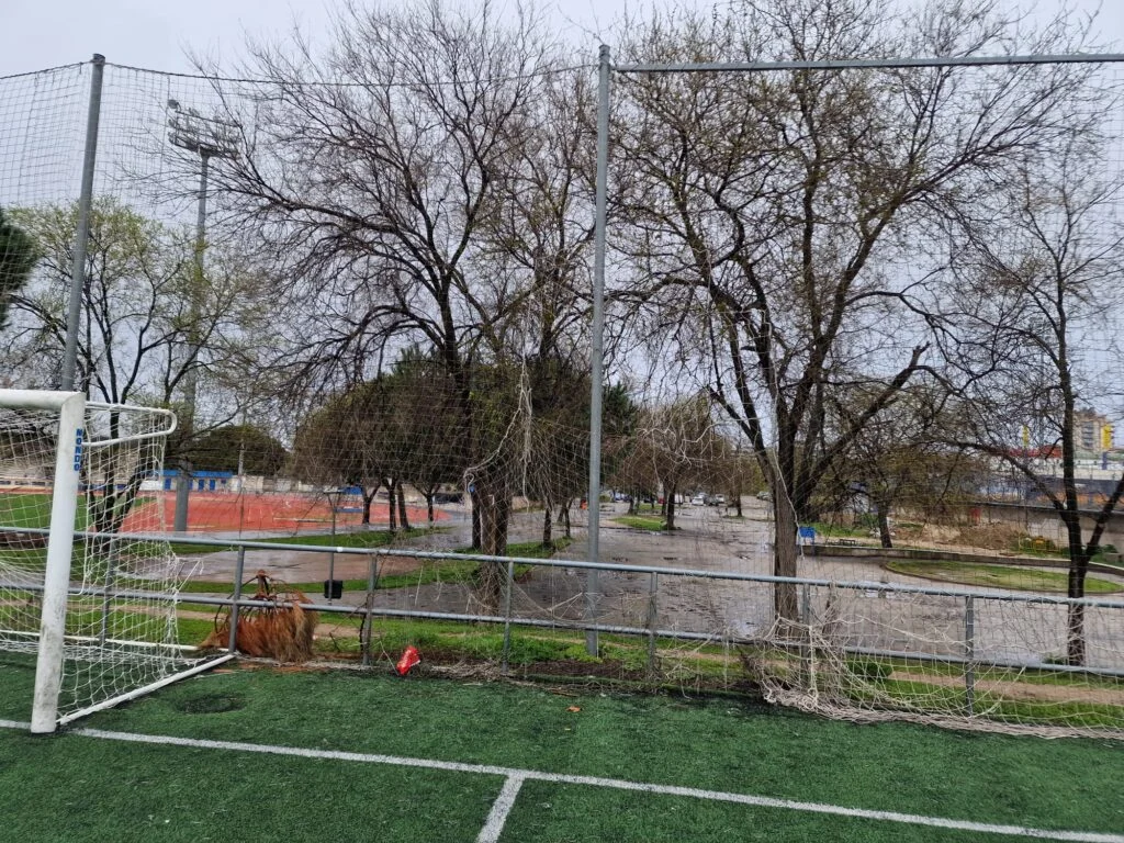 Campos en ruinas y promesas incumplidas: el PP exige al Gobierno de Testa que actúe ya por la seguridad de los deportistas
