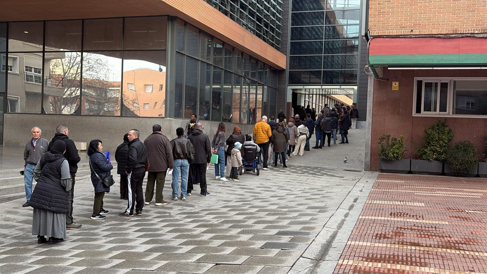 colas en el ayuntamiento de Alcorcón